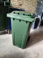   Chiqindi uchun baklar 240 litrlik