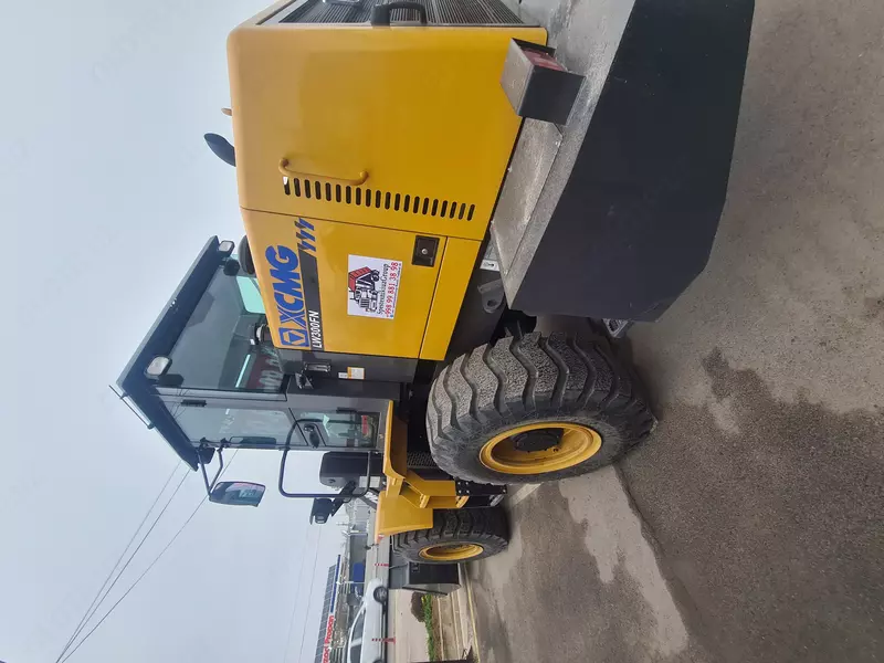 Погрузчик ХСМЖ - 380 000 000 so'm