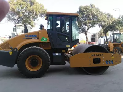 Каток Xcmg 16т