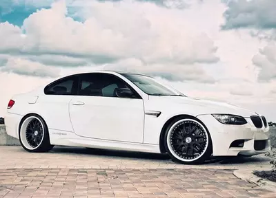 Цена по запросу Автоэмаль «Mobi CAR» белого цвета