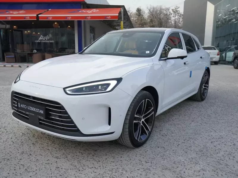 Seres M5 4WD – мощный гибрид с полным приводом