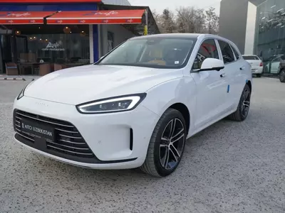 Seres M5 4WD – мощный гибрид с полным приводом