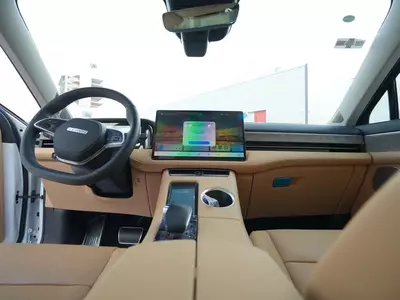 Seres M5 4WD – мощный гибрид с полным приводом Abozor Comfort