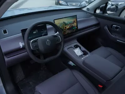 Leapmotor C16 – мощный и технологичный гибрид