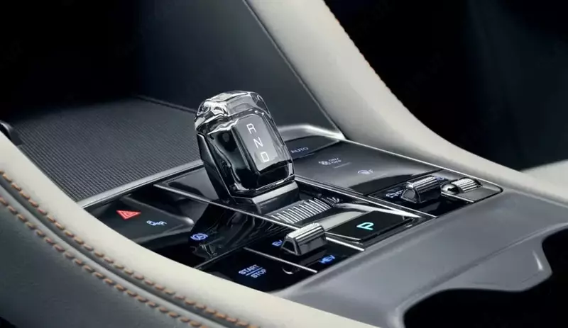 Легковой автомобиль - кроссовер "BYD SONG PLUS 605 Smart" (Электро) Ассортимент Abozor Comfort