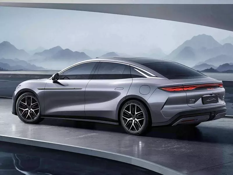 402 106 530 сум Легковой автомобиль-седан "BYD Han 605KM 2025 " (Электро)