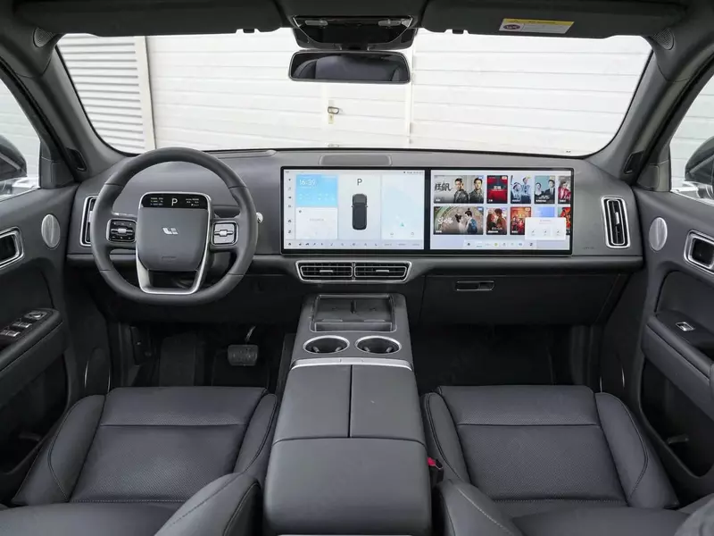 Внедорожник - кроссовер "LiXiang L7" Ultra 2025 (Гибрид) Черный Только в розницу