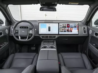 Внедорожник - кроссовер "LiXiang L7" Ultra 2025 (Гибрид) Черный Только в розницу