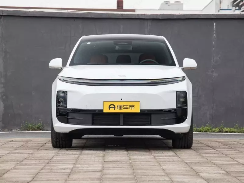 Внедорожник - кроссовер "LiXiang L6" MAX 2025 (Гибрид) Ассортимент - 586 198 270 сум