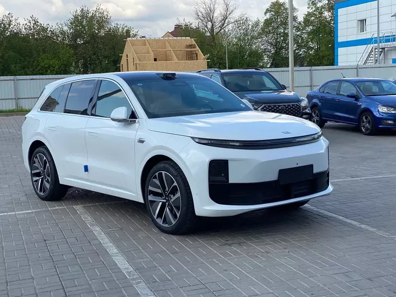 586 198 270 сум Внедорожник - кроссовер "LiXiang L6" MAX 2025 (Гибрид) Ассортимент