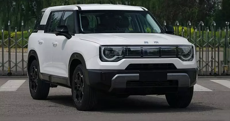 Автомобиль - внедорожник "BAIC" Beijing BJ 30 (Бензин) Ассортимент