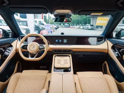 Автомобиль - кроссовер "VOYAH" FREE 2024 (Гибрид) Ассортимент Abozor Comfort