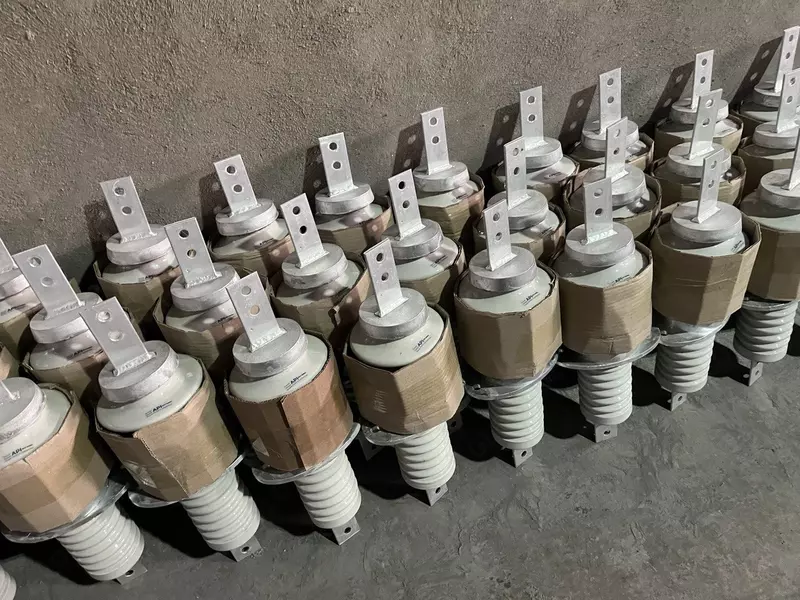 Фарфоровый изолятор ИПУ 10/630