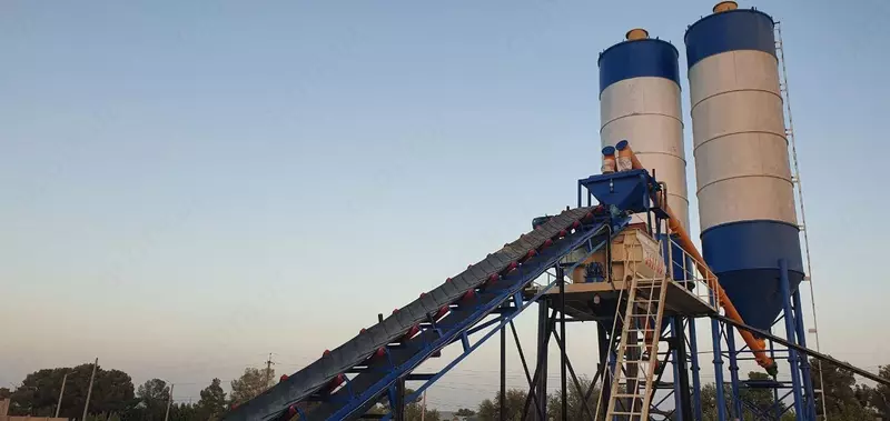 Компания Torui предлагает новый бетонный завод модель HZS90