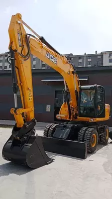 Продаётся Колесный экскаватор JCB JS160W!