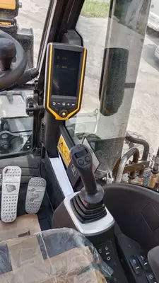 Продаётся Колесный экскаватор JCB JS160W! Chakana savdo