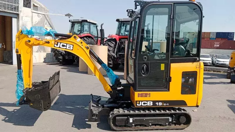 700 000 000 сум Продаётся Мини гусеничный экскаватор JCB 19C-1!