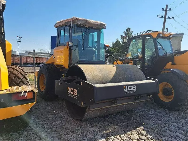 Продаётся Вибрационный грунтовой каток JCB 116D!