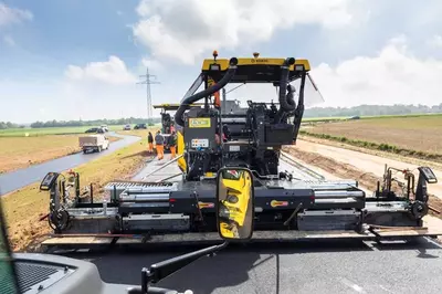 Продаётся Асфальтоукладчик BOMAG BF 800C S600