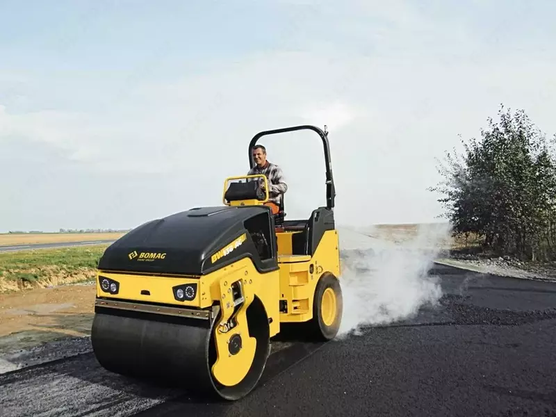 930 000 000 сум Продаётся Вибрационный комбинированный каток Bomag BW138AC-5!