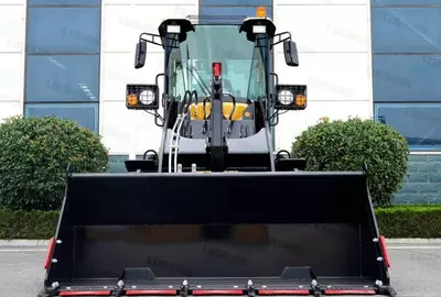 Экскаватор погрузчик Lugong LM 930 Только в розницу