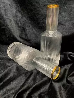 Ваза рифленая стеклянная с золотой каймой