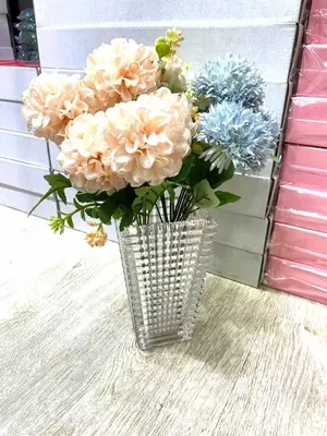 Ваза стеклянная с рельефным дизайном – Элегантность для вашего декоре!