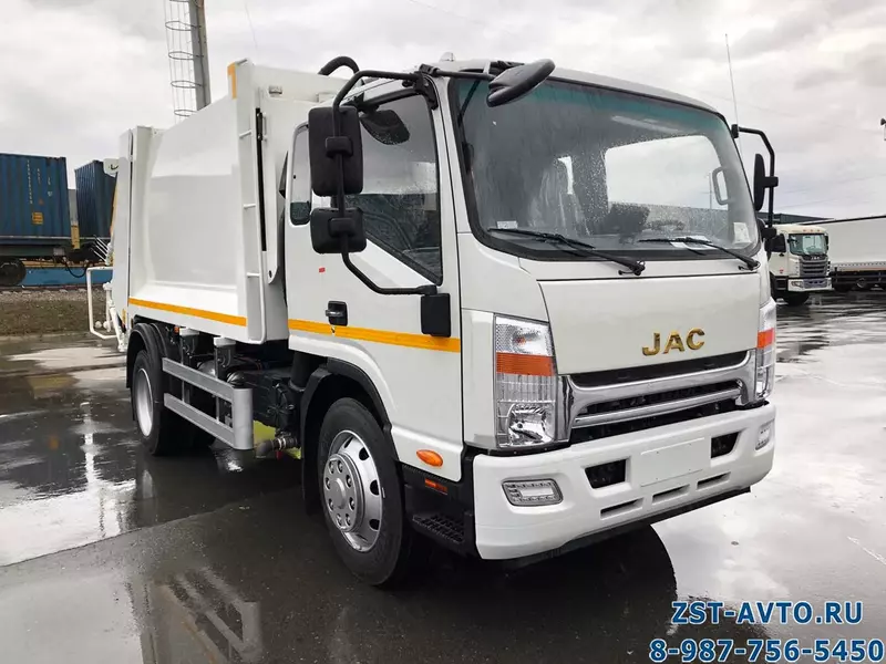 Мусоровоз с боковой загрузкой