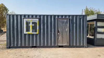 Металлический контейнер длиной 6 метров