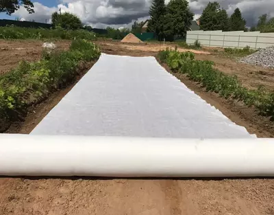 Полотно нетканное (геотекстиль)  Полотно нетканное (геотекстиль) "Stekloizol" плотн. 300 г/м2, шир. 2 м