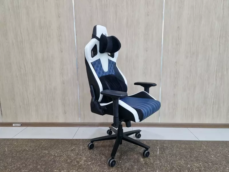 Игровое компютерное кресло для геймеров XC WHITE