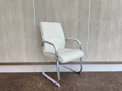 Офисное кресло Model:5601 в цветах black biege и milk Только в розницу