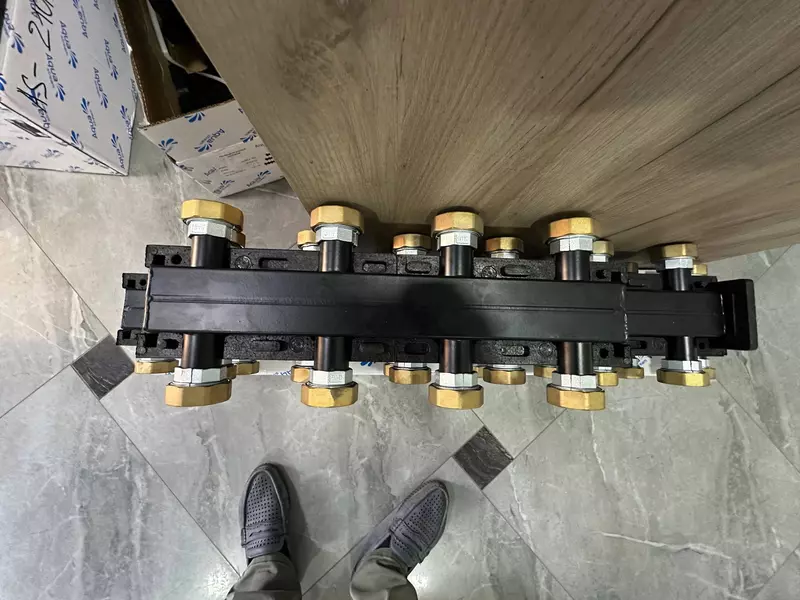 Issiq pol uchun oqim o‘lchagichli kollektorlar Chakana savdo