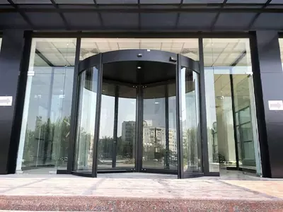 Karusel eshiklar Aylanuvchi eshiklar - 2 370 563.6 so'm / kv.mdan