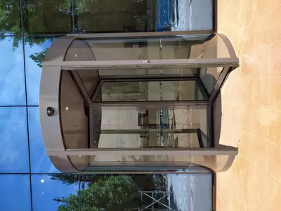 Aylanuvchi eshiklar.