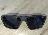 Очки солнцезащитные.