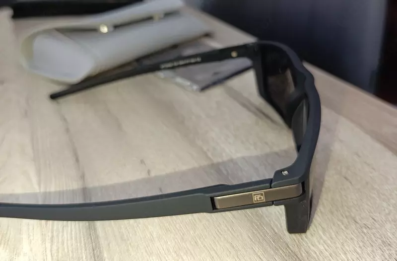 250 000 сум Очки солнцезащитные.