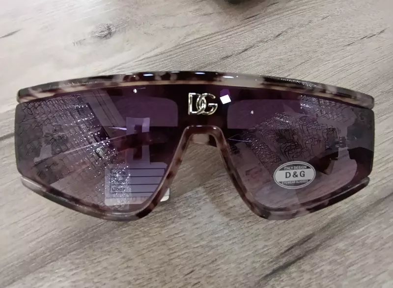 Очки солнцезащитные