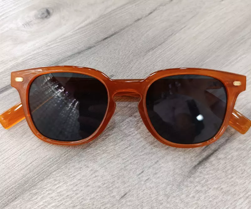 Очки солнцезащитные