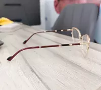 Кўзойнак кўрпуси - 220 000 so'm