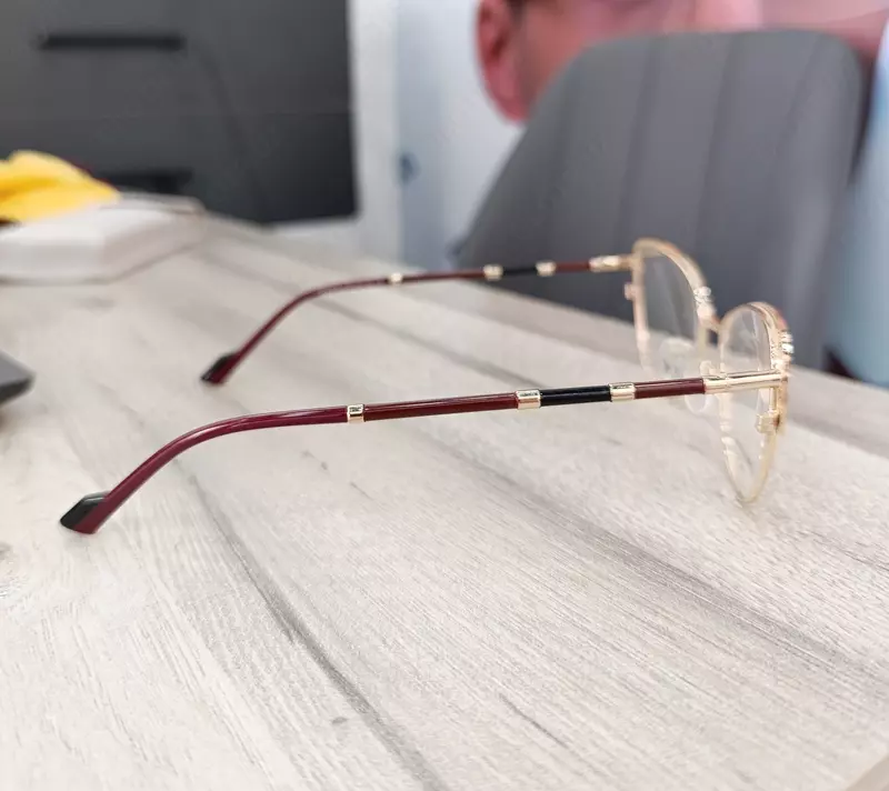 Кўзойнак кўрпуси - 220 000 so'm