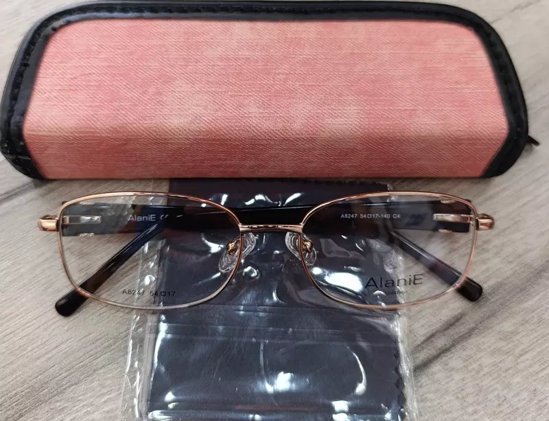 Аёллар ку́зойнаги - 215 000 so'm