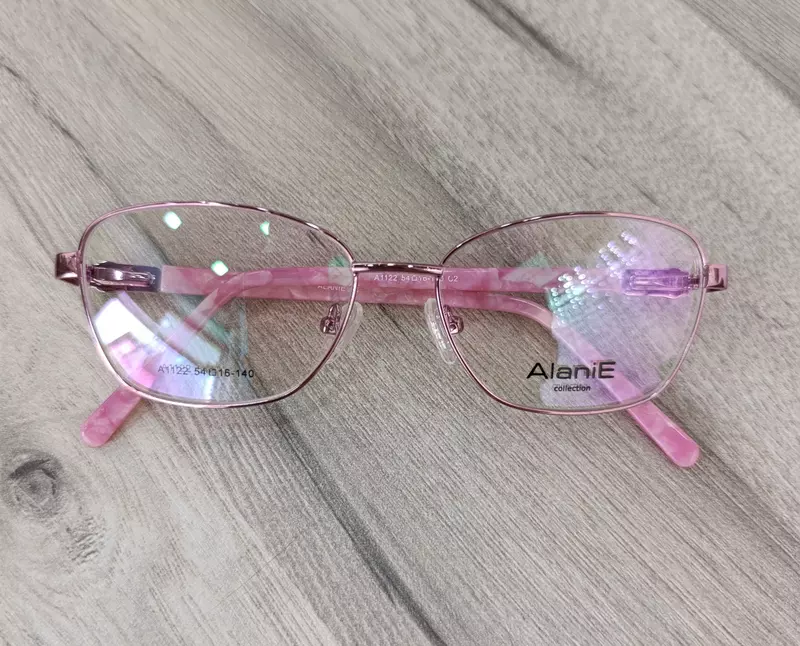 Аёллар ку́зойнаги