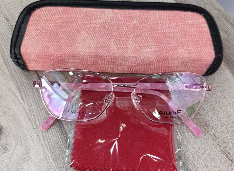 Аёллар ку́зойнаги - 215 000 so'm