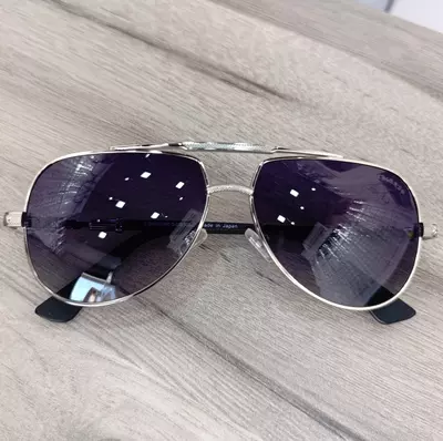 Очки солнцезащитные