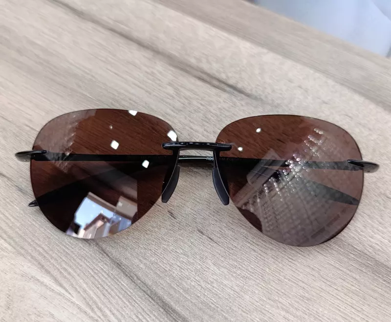 Очки солнцезащитные