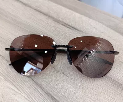 Очки солнцезащитные