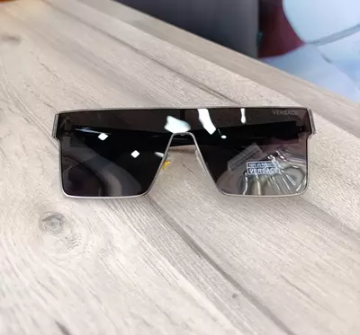 Очки солнцезащитные