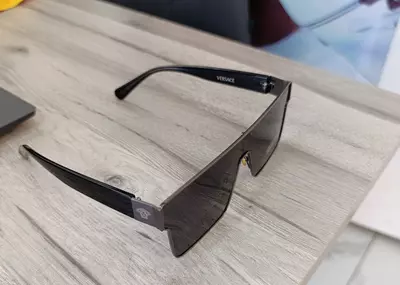 Очки солнцезащитные