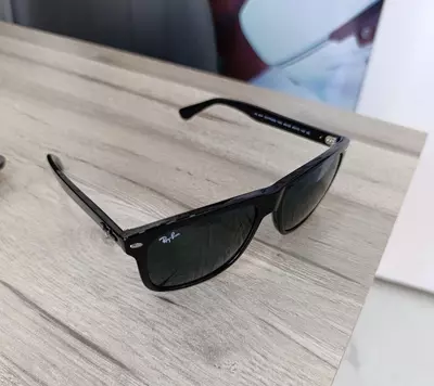 Очки солнцезащитные